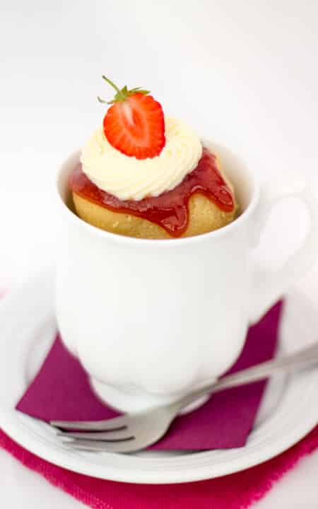 Speedy Strawberries & Cream Mug Cake | No Bake | Vanilla